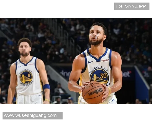 勇士与骑士激战12月6日NBA赛场再掀高潮球迷期待精彩对决