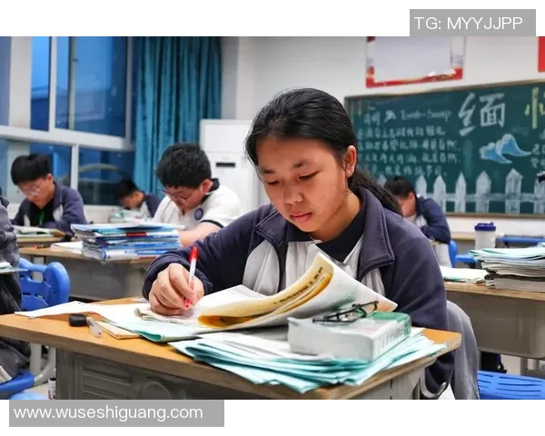 李添荣的成长之路:从平凡少年到杰出人才的励志故事 李添荣的成长之路:从平凡少年到杰出人才的励志故事
